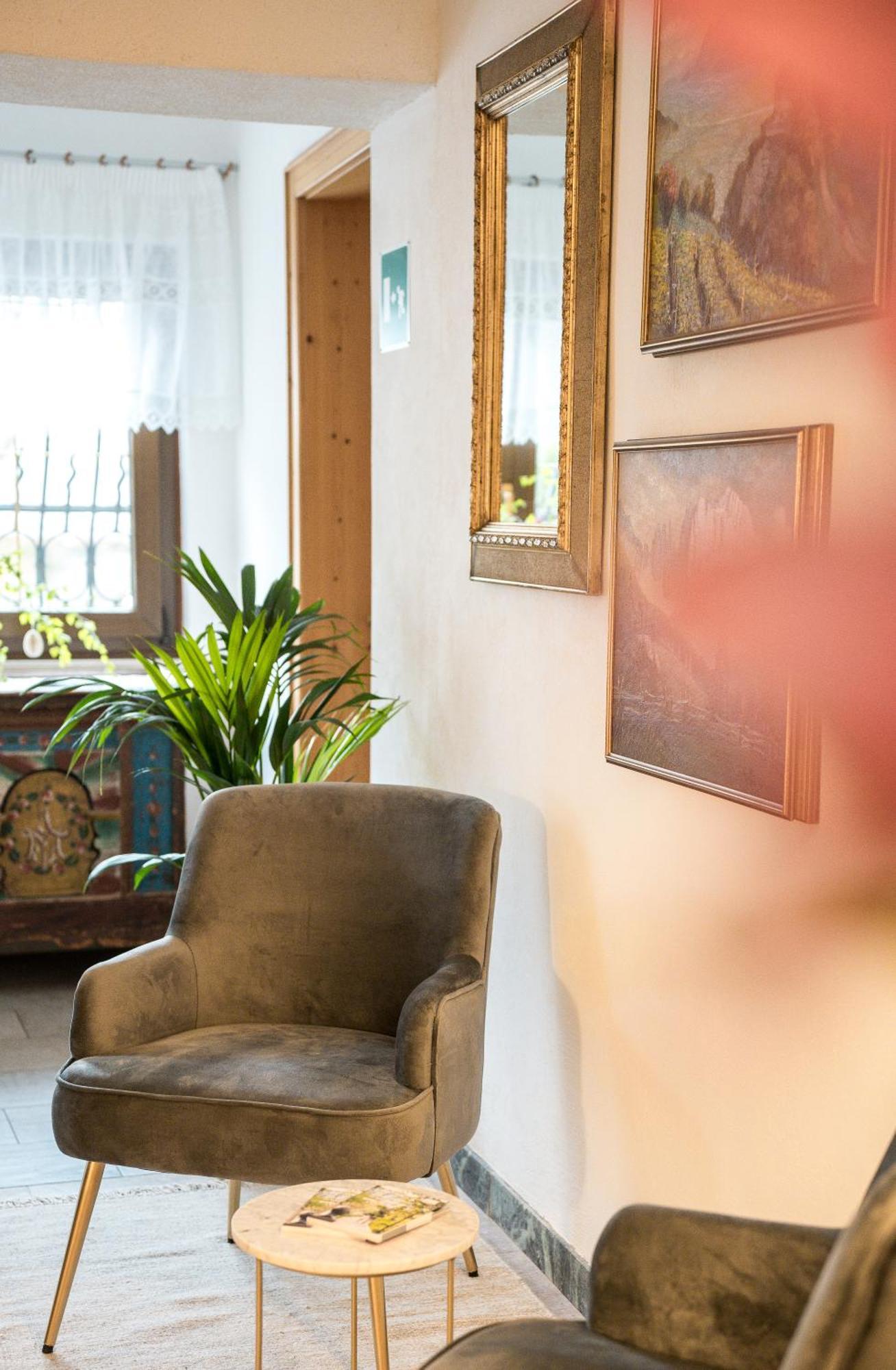 Garni Hotel Walburg Tirolo Kültér fotó